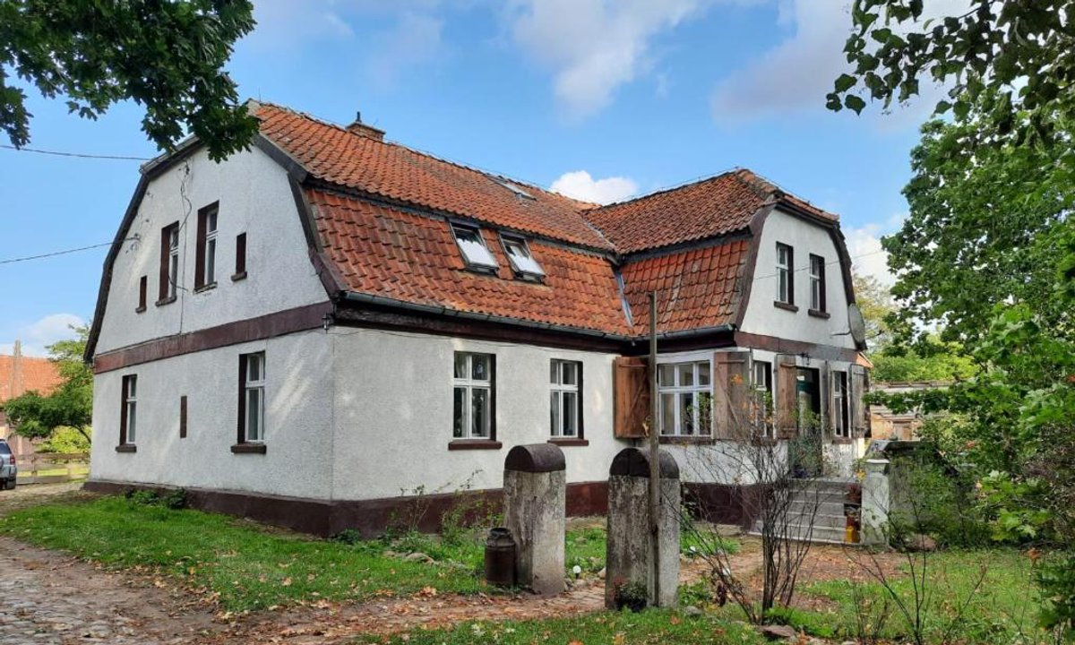 Poniemiecki folwark kosztował 80 tys. zł. "Naciągali właścicielkę"