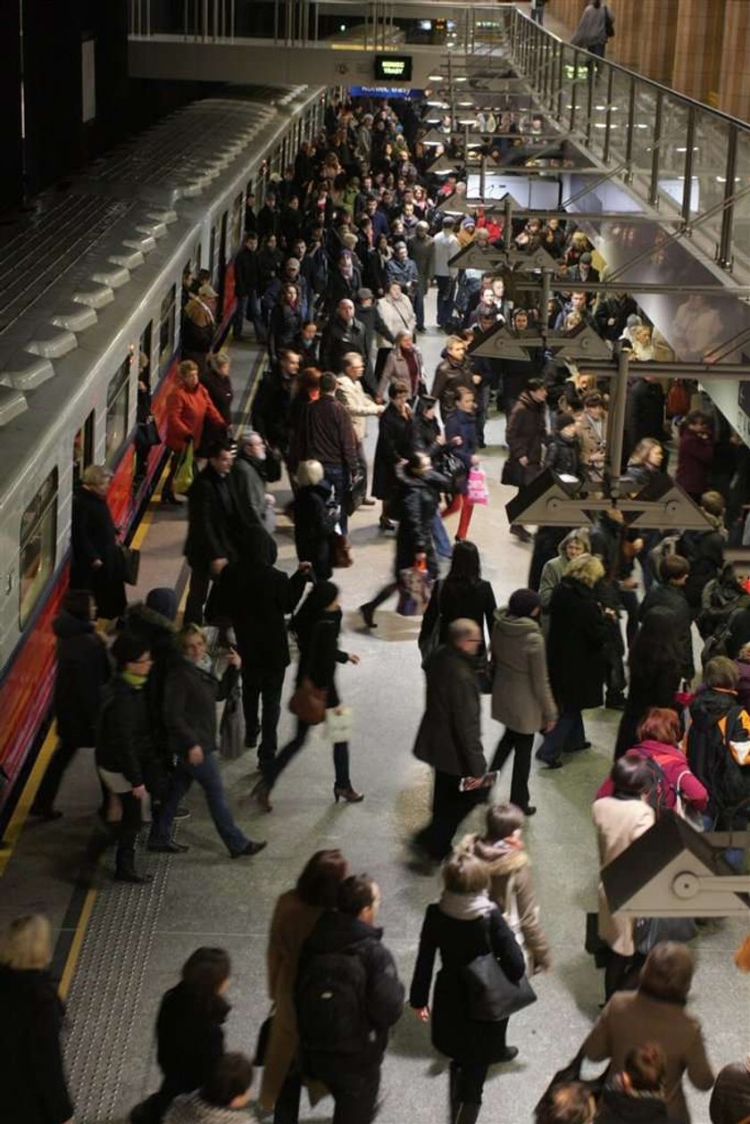 Armagedon w centrum Warszawy. Zamknęli metro