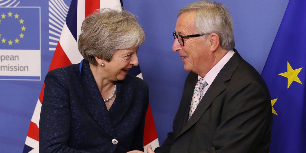 Jean-Claude Juncker i Theresa May mają się spotkać. Szef Komisji Europejskiej nie widzi jednak pola do renegocjacji umowy ws. brexitu