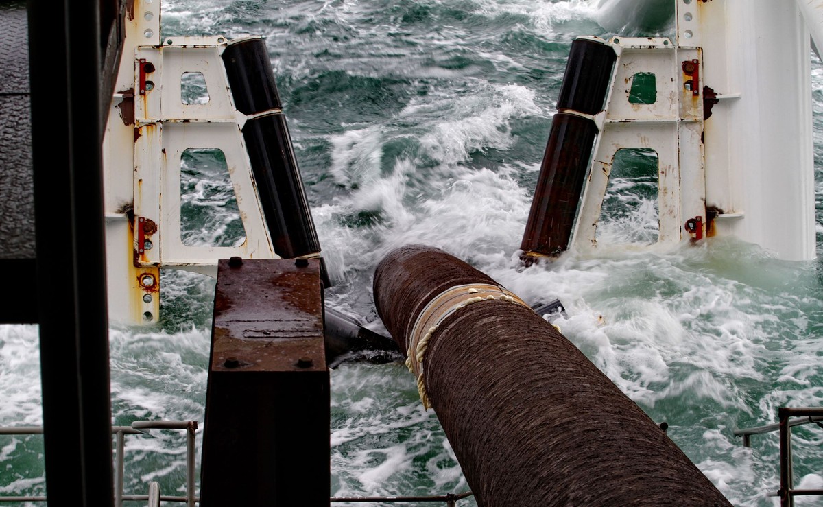 Budowa podwodnego rurociągu