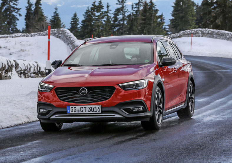 Opel Insignia Country Tourer - kombi na każdą pogodę i każdą drogę?