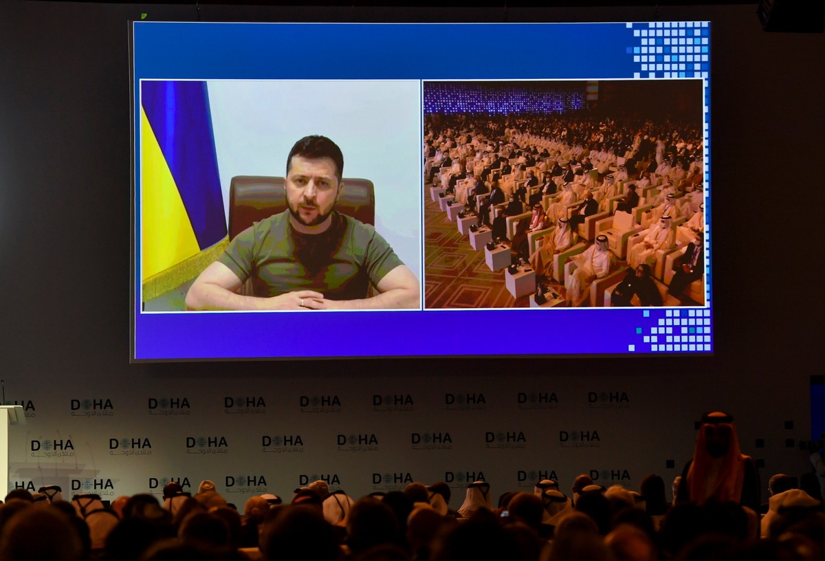 Prezydent Ukrainy Wołodymyr Zełenski przemawia podczas sesji otwierającej Forum Doha