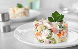 godna-nastepczyni-jarzynowej-na-wielkanoc-robimy-duzo-salatki-bartus-przepis