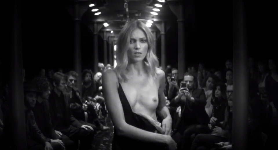 "Lost Me": Anja Rubik w teledysku Mary Komasy