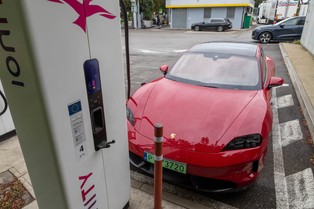 Scholz i jego partia rozważają dopłaty na pojazdy elektryczne w strategii na rok 2025