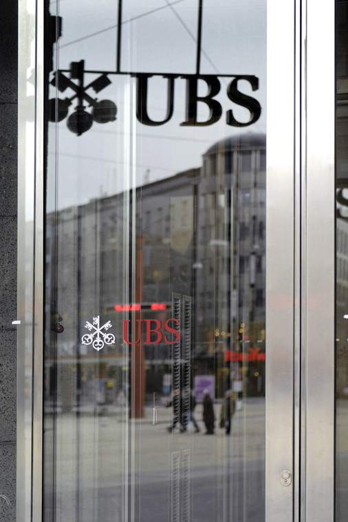 Rząd Szwajcarii wesprze prywatny bank Bank UBS miliardami dolarów