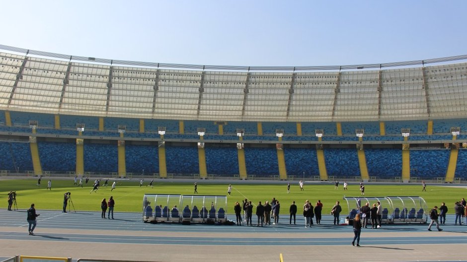 Na Stadionie Śląskim zagrali w jedenastoosobową piłkę ręczną!