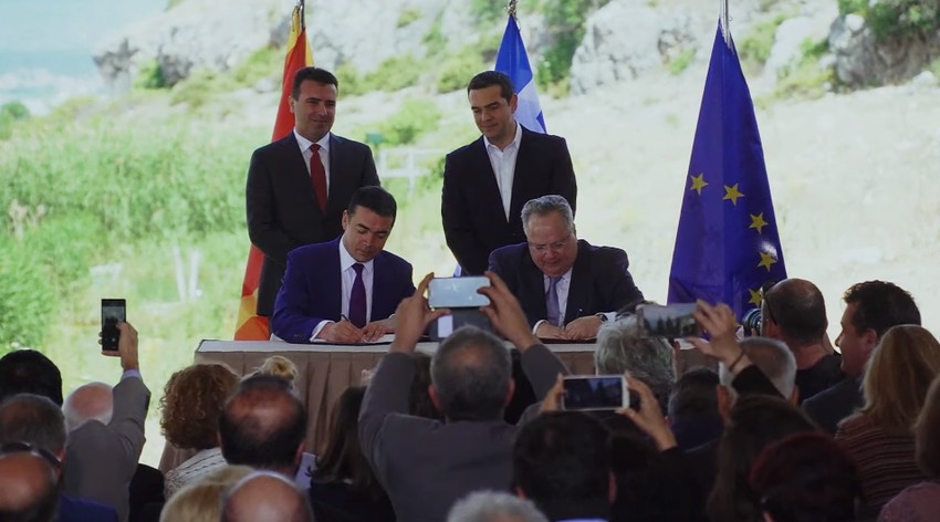 Makedonija i Grčka su postigle sporazum kojim su rešile decenijski sukob, ali Skoplje još čeka svoju nagradu