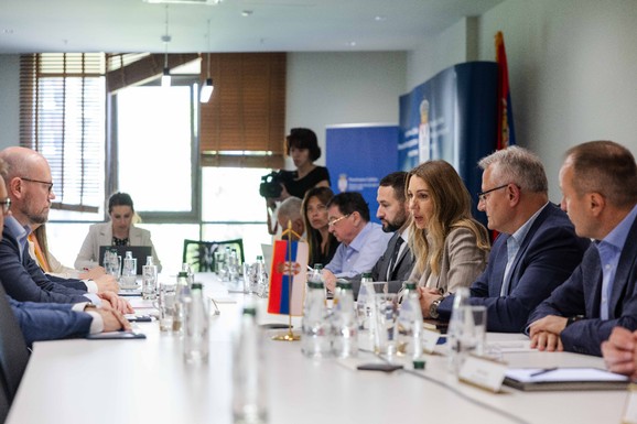 Pre podne Amerikanci, popodne Rusi! Đedović Handanović sa generalnim direktorom NIS-a: Država želi da otkupi vetropark "Plandište"