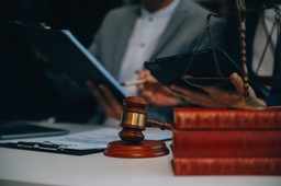 Mity przywracania praworządności w Polsce