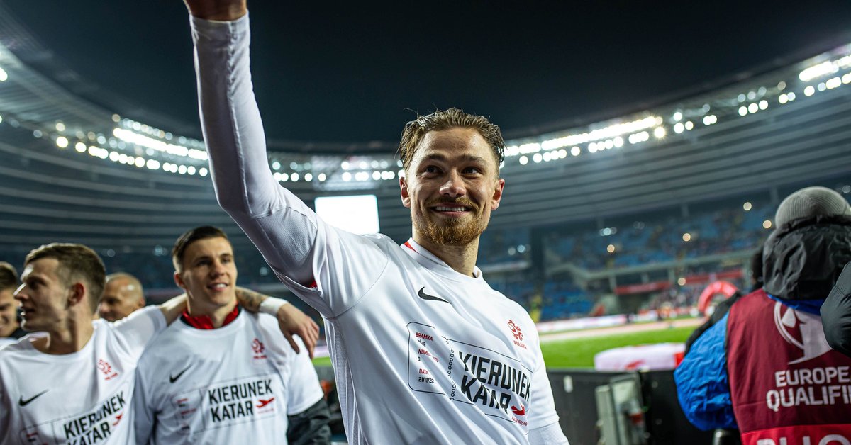 Matty Cash poslal zprávu kolegovi z Argentiny.  Položil jí otázku