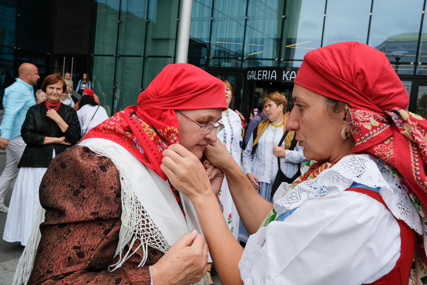 Katowice. Spotkanie ludzi w śląskich strojach zorganizowane przez Związek Górnośląski