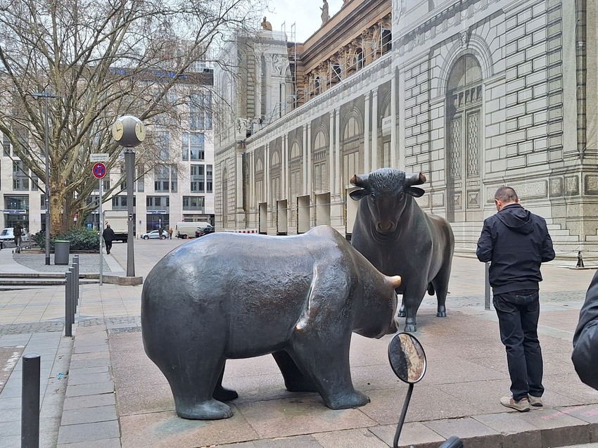 Bik i medved ispred Frankfurtske berze