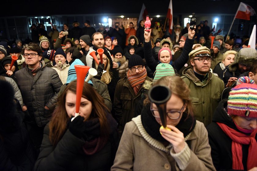 Mecenas Jarosław Kaczyński broni "puczystów"