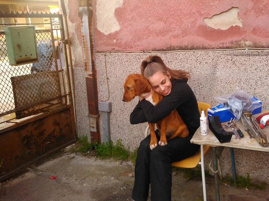 Vlasnica traži strogu kaznu: Keruša Beti u zagrljaju Dejane Stankov