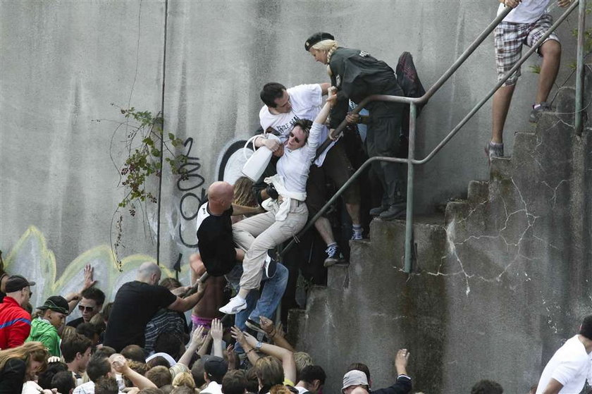 Zmiażdżone piersi przyczyną zgonów na Love Parade