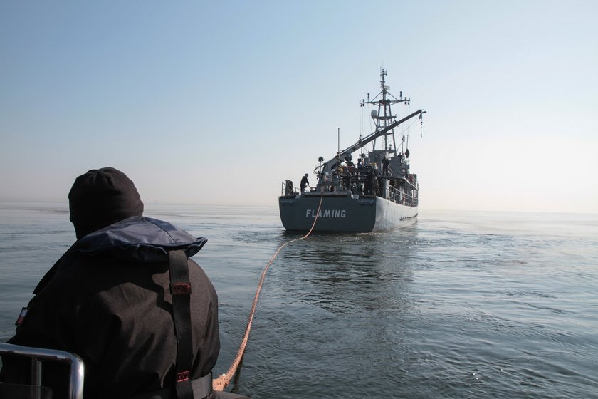 Nurkowie z Marynarki Wojennej w Gdyni zajmują się m.in. detonacją min z gdyńskiego portu