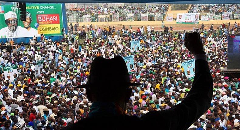 President Muhammadu Buhari addressing a crowd of supporters