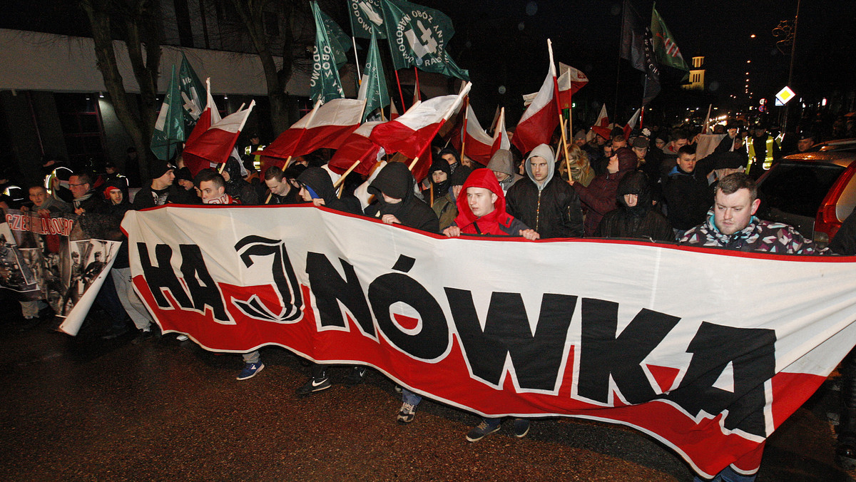 Ulicami Hajnówki przeszedł dziś popołudniu II Marsz Żołnierzy Wyklętych, zorganizowany m.in. przez ONR. Według szacunków policji, wzięło w nim udział ok. 150-200 osób. Podczas manifestacji doszło do utarczek słownych z przeciwnikami marszu na trasie.