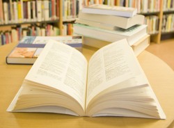 Unia każe płacić za wypożyczanie książek? Ministerstwo odpowiada