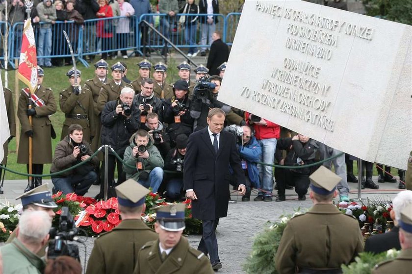 prezydent, Bronisław Komorowski, powązki, pomnik, katastrofa, rocznica