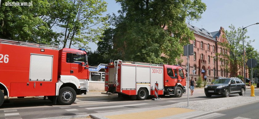 Ewakuacja komendy policji przy ul. Partyzantów w Olsztynie