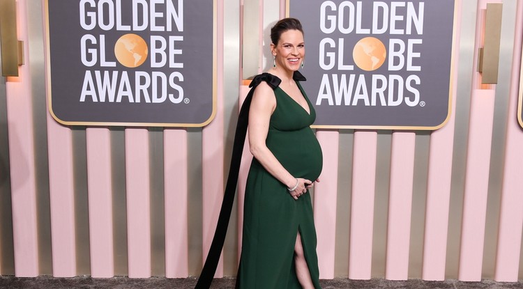 Hilary Swank a 2023-as Golden Globe díjátadó vörösszőnyegén