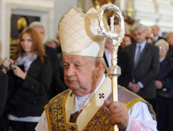 Ile Kościół zarobi na notatkach Jana Pawła II? Kuria nie ujawnia