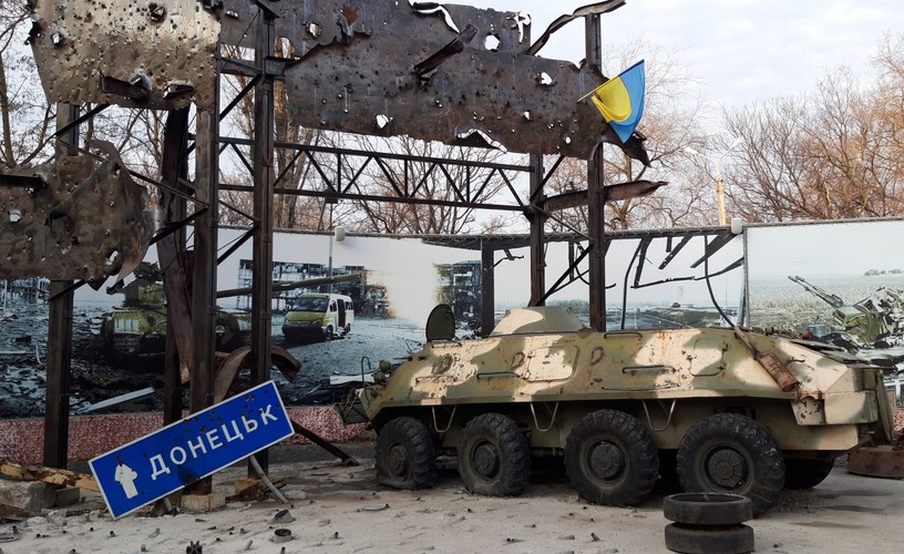 Sprzęt, który brał udział w walkach i efekty zniszczeń wojennych. To nie kopie, a oryginały, które przyjechały z frontu