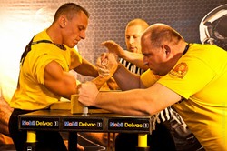 Poznaj najsilniejszego kierowcę ciężarówki!