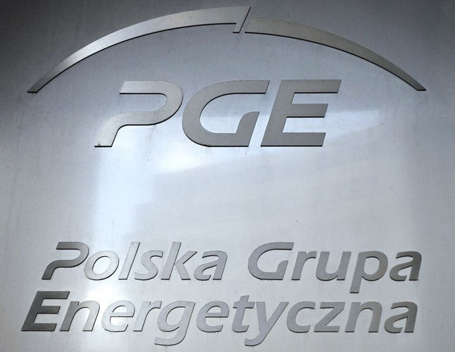 PGE Polska Grupa Energetyczna jest jednym z największych producentów i dostawców energii elektrycznej w Polsce oraz jedną z największych firm z sektora elektroenergetycznego w Europie Środkowej i Wschodniej. <br>

W 2014 r. obroty spółki zamknęły się kwotą 6 mld 585 mln euro, o 6,7 proc. mniejszą niż rok wcześniej. W 2013 r. obroty spółki wynosiły 7 mld 54 mln EUR.
<br>
W 2014 r. PGE zanotował zysk netto na poziomie 856 mln EUR, o 11,7 proc. niższym niż rok wcześniej, gdy zysk netto wynosił 970 mln EUR.<br>
Zatrudnienie spadło o 3,1 proc. W 2014 r. PGE zatrudniała 40 tys.  344 pracowników. Rok wcześniej zatrudnienie było na poziomie 41 tys. 623 osób.