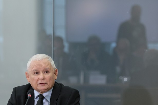 Wezwany na świadka prezes PiS Jarosław Kaczyński podczas posiedzenia komisji śledczej ds. Pegasusa w Sejmie w Warszawie.