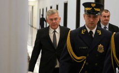 Cicha wojna w PiS o Misiewicza? Karczewski zapowiada dymisję, MON dementuje, Misiewicz triumfuje