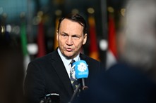 Sikorski do Muska: Leć na Marsa. Wojna o cenzurę w sieci.