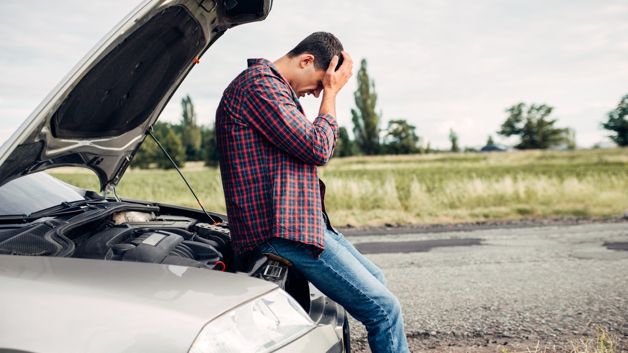Pozor na falošných vodičov! Tieto 3 triky používajú na európskych cestách, aby vás okradli.