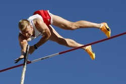 Lisek i Sobera trzykrotnie strącili poprzeczkę. Finału skoku o tyczce nie dla nich