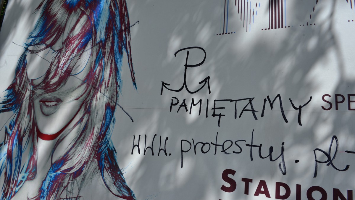 Krucjata Młodych organizuje protest związany z koncertem Madonny, który ma się odbyć 1. sierpnia w Warszawie, na Stadionie Narodowym. "Nie idę na Madonnę!" - brzmi hasło protestujących. Dodatkowo, na plakatach promujących koncert tej artystki znalazły się symbole Polski Walczącej, a data 1.08.2012 została zmieniona na 1.08.1944 (data Powstania Warszawskiego - red.).