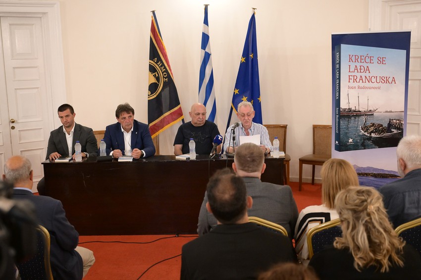 Ministar Bratislav Gašić i Ivan Radovanović