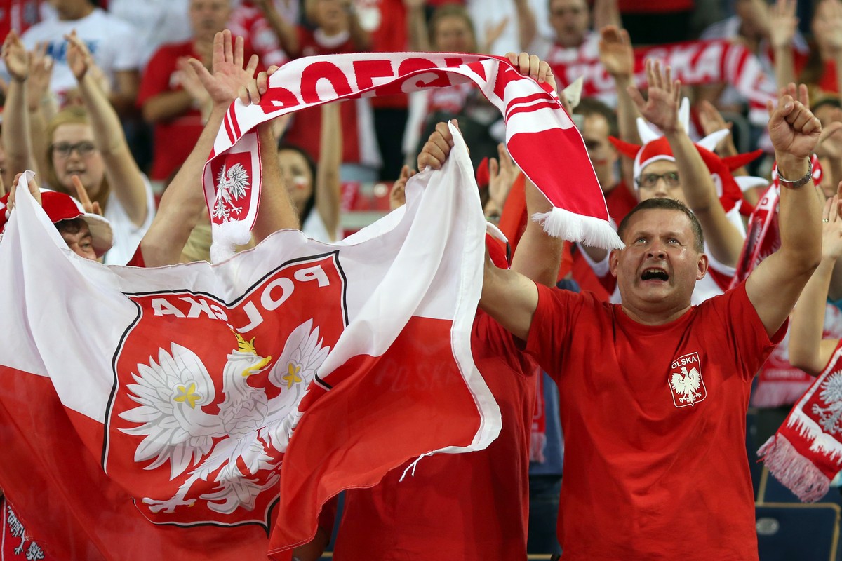 Tomasz Zimoch apeluje do polskich kibiców: "Jabłka w dłoń i na Rosjan"