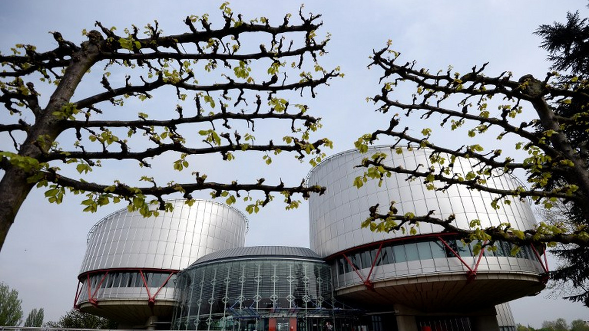 Skargi byłych funkcjonariuszy SB na polskie przepisy odbierające im wysokie emerytury nie zostały dopuszczone do rozpatrzenia przed Europejskim Trybunałem Praw Człowieka w Strasburgu - poinformował Trybunał w komunikacie prasowym.