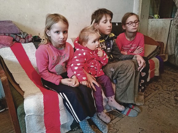 Jovan i njegove sestre ne znaju kako izgleda kupanje u kadi i spavanje u toploj sobi