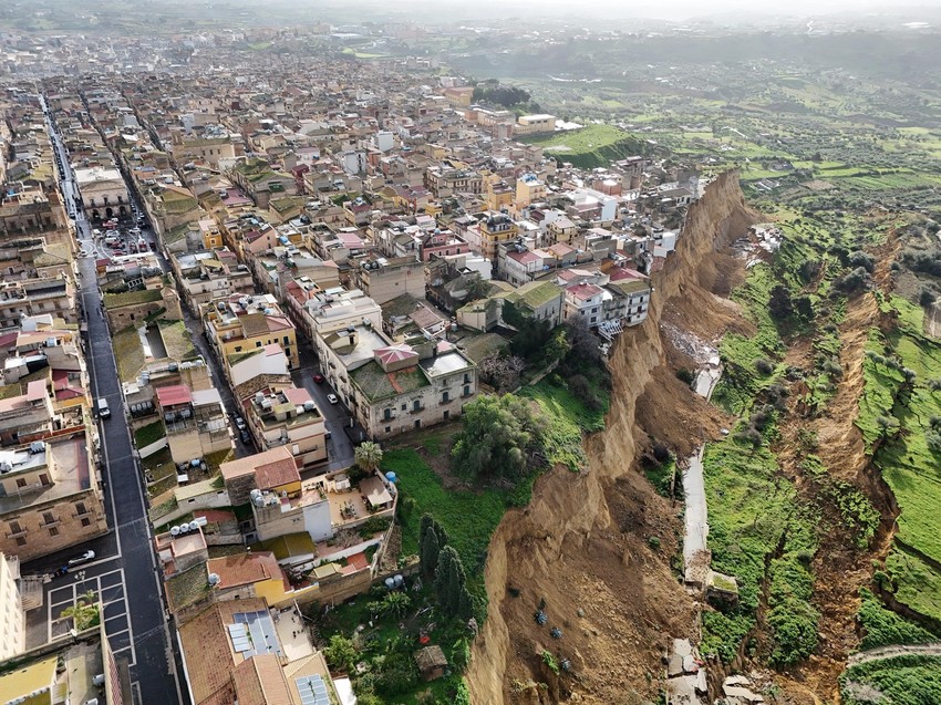 Zbog klizišta su zatvorene škole u Nišemi