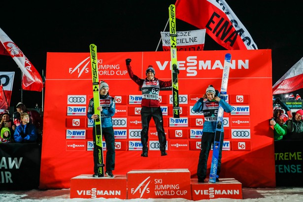 Kamil Stoch (w środku)