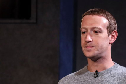 Skandale nie wpłynęły na biznes Facebooka. Zuckerberg jednak ostrzega: to będzie bardzo trudny rok