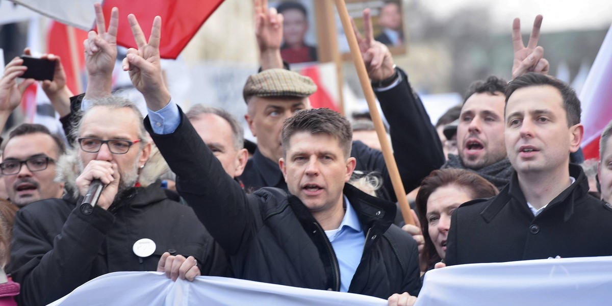 Ryszard Petru nowym liderem zaufania do polityków