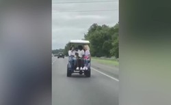 Kradzionym meleksem jechały po autostradzie. Nieodpowiedzialne nastolatki usłyszały zarzuty [WIDEO]