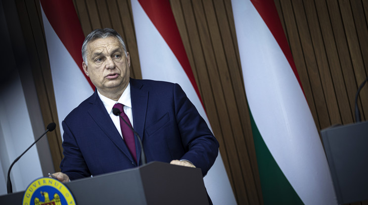 A Miniszterelnöki Sajtóiroda által közreadott képen Orbán Viktor miniszterelnök az Ion Chicu moldovai kormányfővel tartott közös sajtótájékoztatón, tárgyalásukat követően Chisinauban /Fotó: MTI/Miniszterelnöki Sajtóiroda