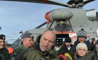 Macierewicz: Dobra wiadomość. Homary i Jastrzębie coraz bliżej