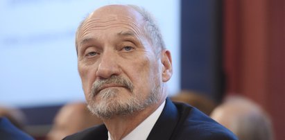 Macierewicz się poskarżył i zaczęła się awantura. TVN na celowniku. Konsekwencje mogą być srogie