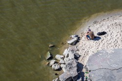 Sensacyjne, cenne znalezisko w Wiśle. Wędkarz wyłowił zamiast ryby [FOTO]